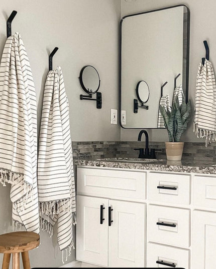 The Henrietta 1" Wide Double Hook