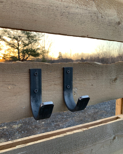 The Kinnley 1" Wide Wall Hooks
