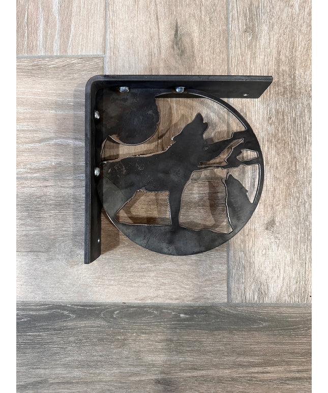 Wolf-Inspired Metal Shelf Bracket - Artisanal Handcrafted Decorative Support